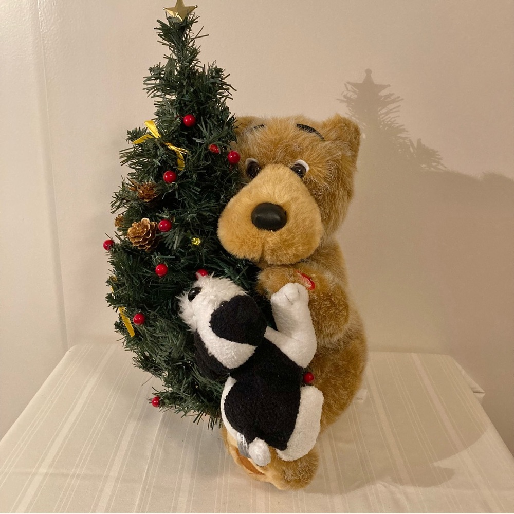 Vtg 90’s House of Lloyd Christmas Around the World Musical Bear Decor NOT A TOY